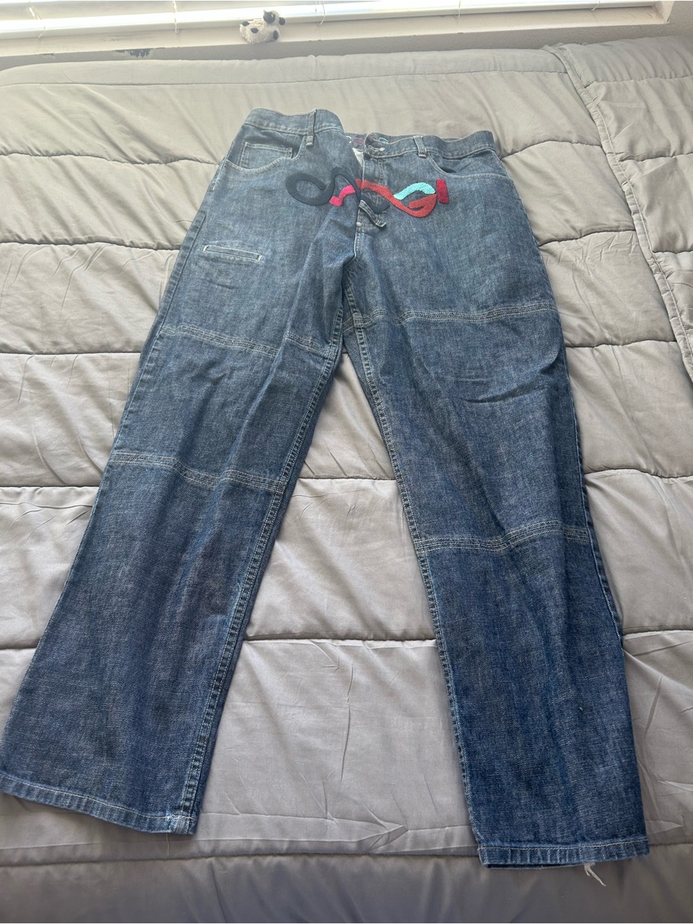 Women’s Straight-Leg Denim Jeans with Multicolor Belt Detail - Blue